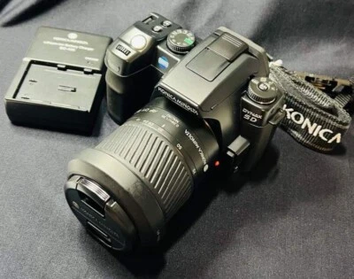 Dynax 5D/Maxxum 5D Konica Minolta DSLR Camera with AF DT Lens 18-70mm. Like New. - Image 1 of 4