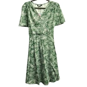 Vestido midi BLOOMCHIC verde con diseño floral blanco atado cintura talla 10 - Imagen 1 de 4