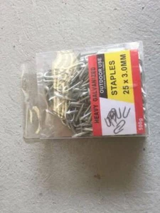 Galvanized STAPLES U shape Fixing wire to timber 160pcs $5 - Picture 1 of 3