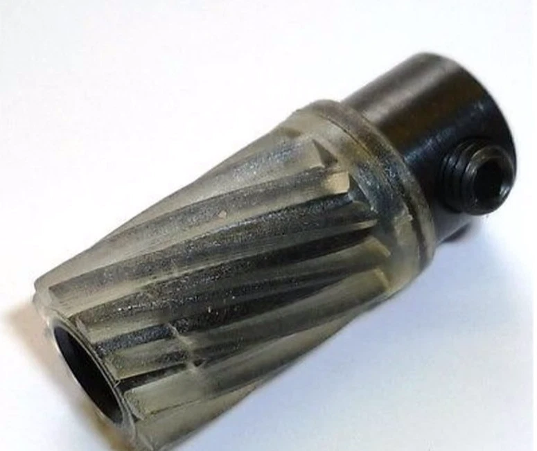 SINGER SEWING MACHINE FEED WORM GEAR FOR 500K MODELS - Image 1 of 1