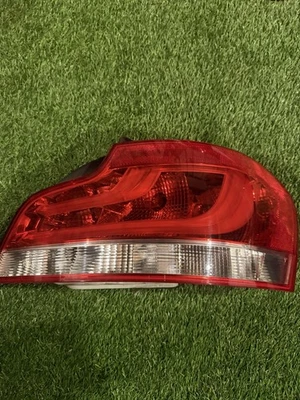 Lámpara de luz trasera LED exterior lado pasajero trasero derecho bmw 11-13 e82 e88 con herrajes Foto 1 de 4