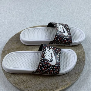 Sandalias Nike Benassi Jodi Slides para mujer 8 estampado floral cómodas clásicas fáciles de poner - Imagen 1 de 10