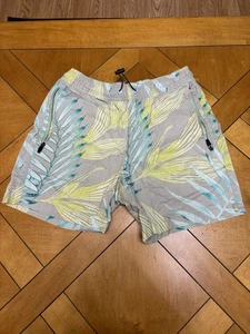 Modern Amusement Floral Tropical Pattern Shorts Size Small Blue Yellow Mens - Picture 1 of 6
