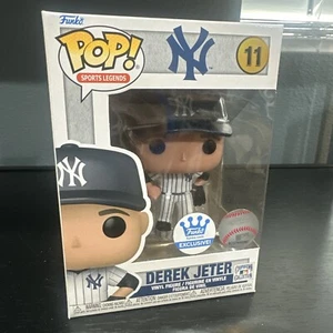 Funko Pop! Sports Legends Derek Jeter Funko Shop Exclusive Figure - Picture 1 of 2