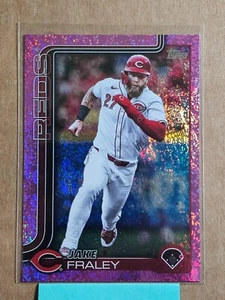 2025 Topps Series 2 Baseball Jake Fraley #675 Pink Holo Foil SP Reds - Picture 1 of 2