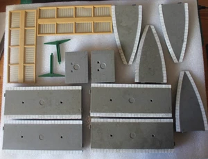 (Job Lot) used Hornby Platform Sections OO / 00 Gauge (14 pieces) - Picture 1 of 10