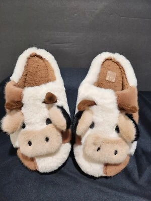 Cartoon Cow Design Slippers Size 40-41 - Image 1 of 4