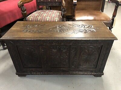 A Superb Carved Solid Oak Victorian Bedding Box Coffer Or Toy Box / Coffee Table • 265£
