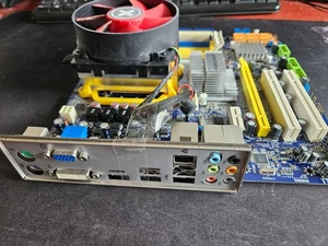 Mainboard Foxconn A7GM-S mATX mit Prozessor, I/O-Blende, vielleicht intakt - Photo 1/11