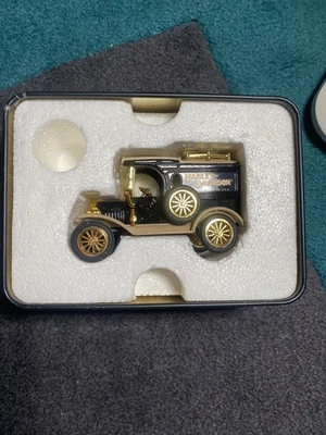 Harley-Davidson 1913 Ford Modelo T Van Dime Bank, 1:43 edición limitada en caja de hojalata Foto 1 de 4