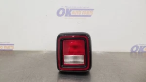 19 JEEP WRANGLER JL JLU INCANDESCENT TAIL LIGHT LAMP RIGHT PASSENGER - Picture 1 of 12