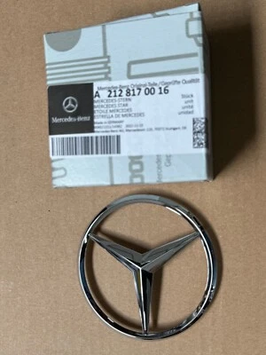 Mercedes-Benz W212 E-Class Genuine Trunk Lid Emblem Star E350 E400 E550 E63 AMG - Image 1 of 4