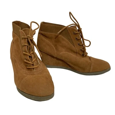 Botines Madden Girl con cordones tacón de cuña para mujer talla 10 gamuza sintética tostada Foto 1 de 4