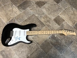 SAVANNAH OUTEN SIGNED AUTOGRAPHED BLACK ELECTRIC GUITAR RARE IF YOU ONLY KNEW - Picture 1 of 3