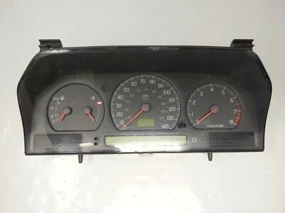 Volvo C70 2000 OEM velocímetro cuadro de instrumentos 63 k 9472527 99 01 Foto 1 de 4