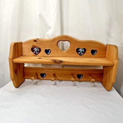Prateleira de parede vintage madeira maciça coração recortado 4 pinos 21,5"L corações pintados casa de campo - Imagem 1 de 4