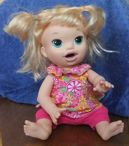 Hasbro Baby Alive Snackin' Sara Puppe - 16 Zoll zweisprachig Englisch/Französisch - 2014 - Bild 1 von 12