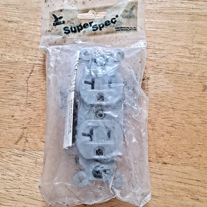 Cooper Eagle  5362GY Duplex Receptalce  Outlets 2P 3W 20A 125V Gray NEW NOS - Picture 1 of 3