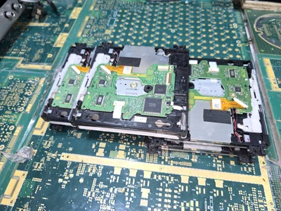 NINTENDO Wii DEFECTIVE DONOR x 5 DISC DRIVE-MANY Different issues-Intact-PARTS - Image 1 of 4