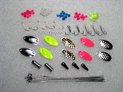 90 Teile Spinner bau,Spinner Blätter, Perlen,Gewichte,Achse,Drillinge,Haken,Neu - Bild 1 von 2