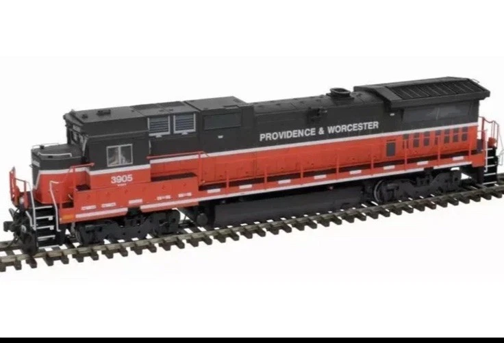 Ho ATLAS 10004327 DASH 8-39B Providence & Worcester 3905 W/DCC & Loksound G&W - Image 1 of 1