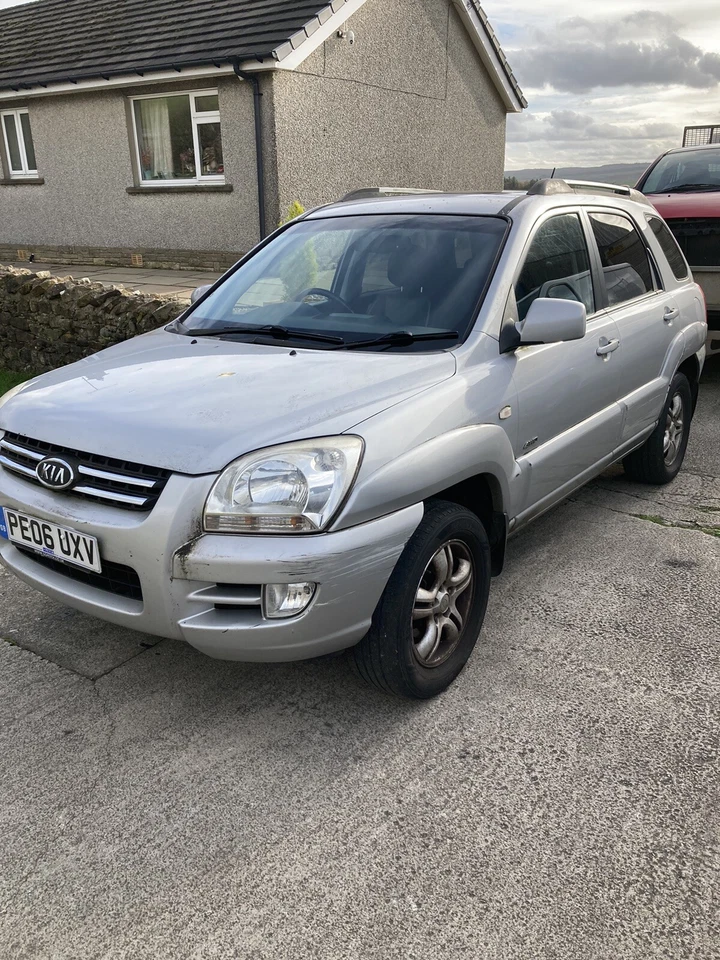 2006 KIA SPORTAGE MK2 In Silver 2.0 Petrol Black Leathers BREAKING 2005- 2009 - Image 1 of 1
