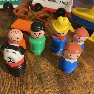 Vintage Fisher Price Little People Konvolut 23 Fahrzeuge, Personen und Personen & extra - Bild 1 von 7