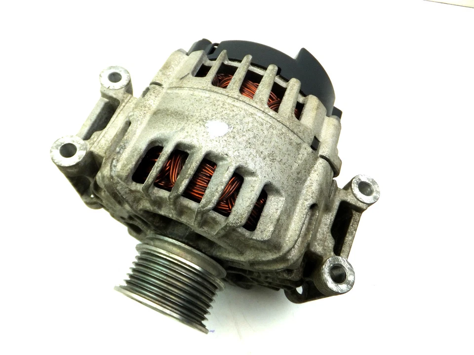 Audi TT 8J A3 8P Seat Skoda  VW  Lichtmaschine LIMA Generator 06H903017E  - Image 1 of 3