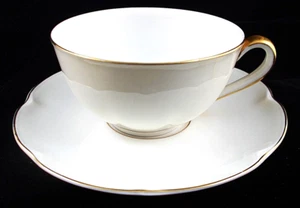 10 Haviland LEEDS Weiß & Creme Muster FLACHE TASSE & UNTERTASSE SET - Bild 1 von 4