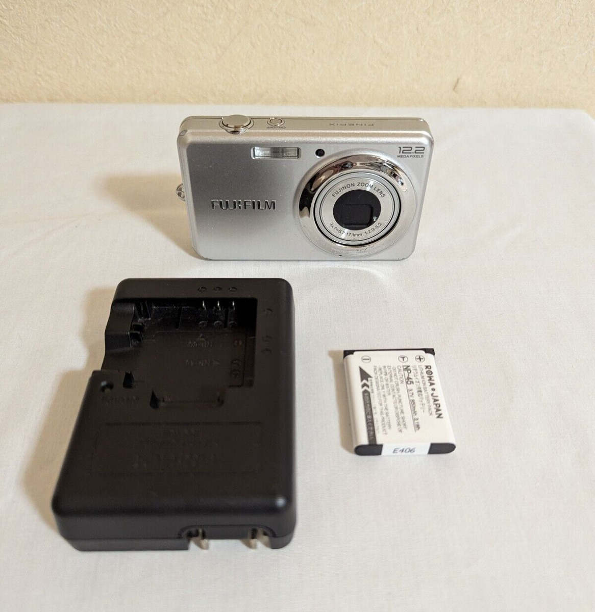 Fujifilm FinePix J Series Digital Cameras 12-13.9 MP Maximum Fujifilm FinePix J Series Digital Cameras 12-13.9 MP Maximum