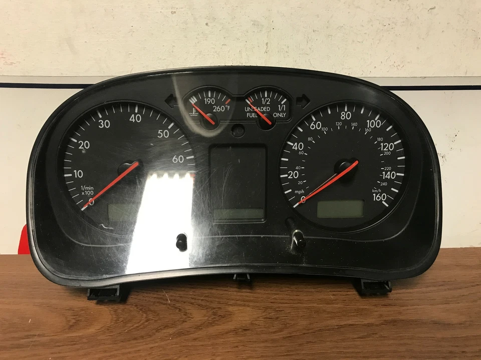 2000 VOLKSWAGEN JETTA INSTRUMENT CLUSTER *MILEAGE UNKNOWN #9644 - Image 1 of 4
