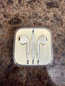 Original Apple iPhone EarPods 3.5mm Earbuds Earphones Headphones Sealed OEM - Zdjęcie 1 z 3