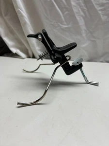 Vintage Thompson Fliegenfischen Bindefadenhalter Spule Schraubstock Gusseisen schwarz - Bild 1 von 4