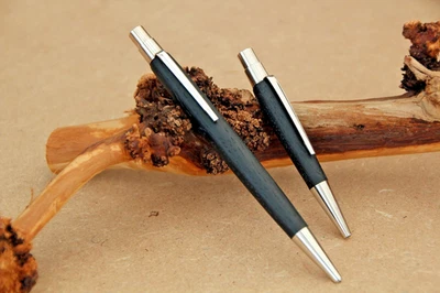 Kugelschreiber zweier Set Berlin Holz Mooreiche schwarz handgedrechselt Unikate - Bild 1 von 4