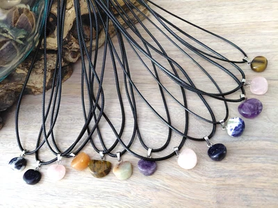 13 x Quartz Crystal Healing Mixed Gemstone Agate Pendant Necklaces WHOLESALE - Image 1 of 4