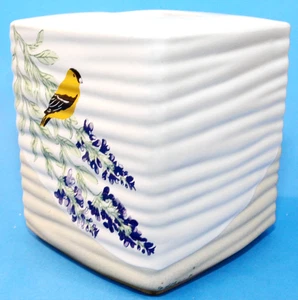 Cubierta de caja de pañuelos Lenox cerámica Baltimore Oriole prado pájaros 6" de alto vintage nueva de colección - Imagen 1 de 8