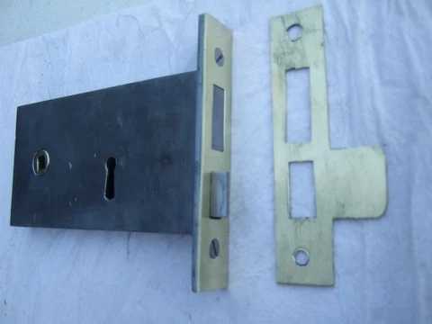 victorian mortice lock ( original )  r/hand Cover