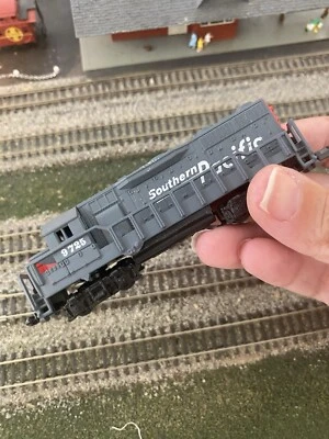 N SCALE SOUTHERN PACIFIC 9725 DUMMY LOCOMOTIVE Display Train - Image 1 of 2