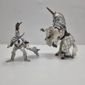 2007 Papo White Knight On Bucking Unicorn Medivel Sword No Shield Rare Toy - Bild 1 von 8
