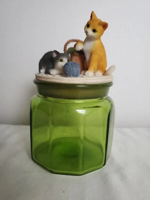 NUESTRA AMÉRICA Yankee Candle Topper Gatos juguetones cesta de hilo ojos verdes con tarro de vidrio Foto 1 de 4
