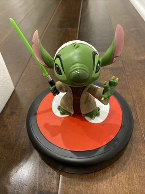 Disney Star Wars Weekends 2013 STITCH YODA MEDIUM SIZE STATUE + PIN LE 1977 NEW - Image 1 of 4