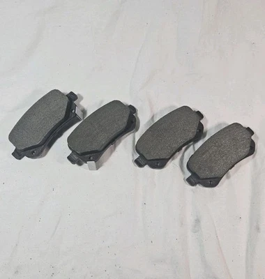 Juego de pastillas de freno traseras Dodge/Chryler/RAM/Volkswagen 2008-2012 - Nuevo de Lote Antiguo - NAD1326 Foto 1 de 4