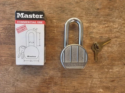 230LH MASTER LOCK HIGH SECURITY MASSIVE 2-1/2" BODY 5 PIN TUMBLER 7/16"SHACKLE - Image 1 of 4