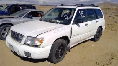 Conjunto de filtro de aire usado se adapta a: Subaru Forester 2001 2,5 grado A Foto 1 de 4