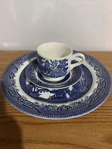 Churchill England Blue Willow 3 Piece Set 10" Dinner Plate Cup & Saucer - Picture 1 of 6