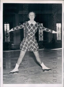 1936 NY Ice Club Eiskunstläuferin Laura Elmer Pressefoto - Bild 1 von 2