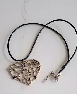 LARGE SILVER HEART PENDANT NECKLACE - Handmade - Great Affordable Gift - Picture 1 of 3