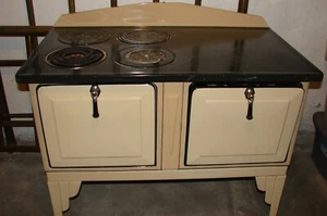 antique stove - Picture 1 of 12