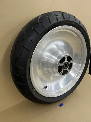 Harley-Davidson VRSC V 2002-2006 Rod rueda trasera y neumático 18x5,5 OEM Foto 1 de 4