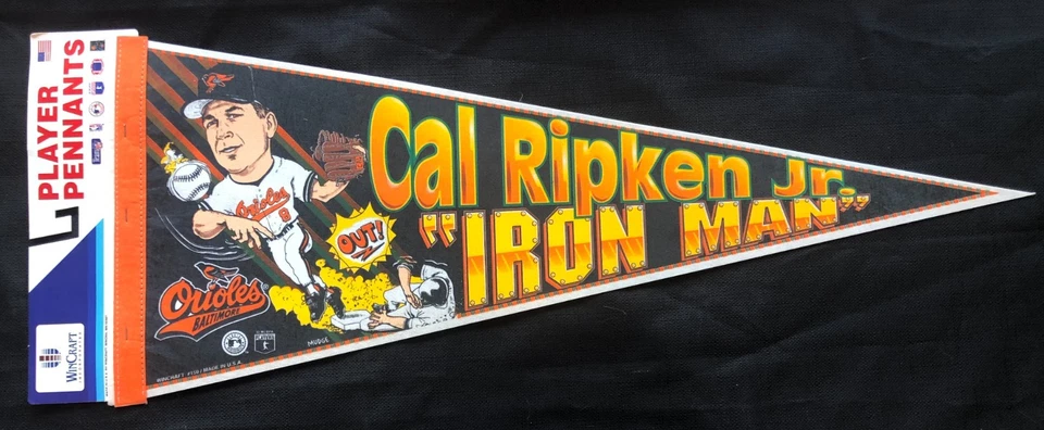 Banderín de recuerdos de béisbol tamaño completo de los Orioles de Baltimore Iron Man de Cal Ripken Jr. Foto 1 de 3